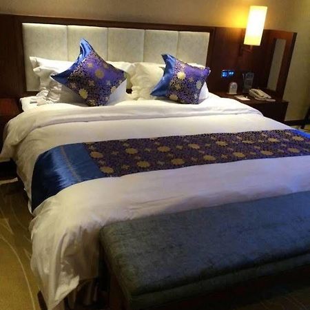 Liuzhou Sanjiangxian Dongxiangguo Hotel Bagian luar foto