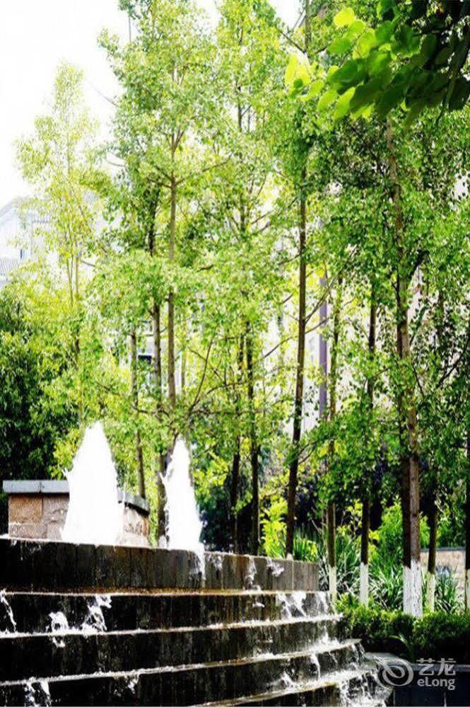 Liuzhou Sanjiangxian Dongxiangguo Hotel Bagian luar foto