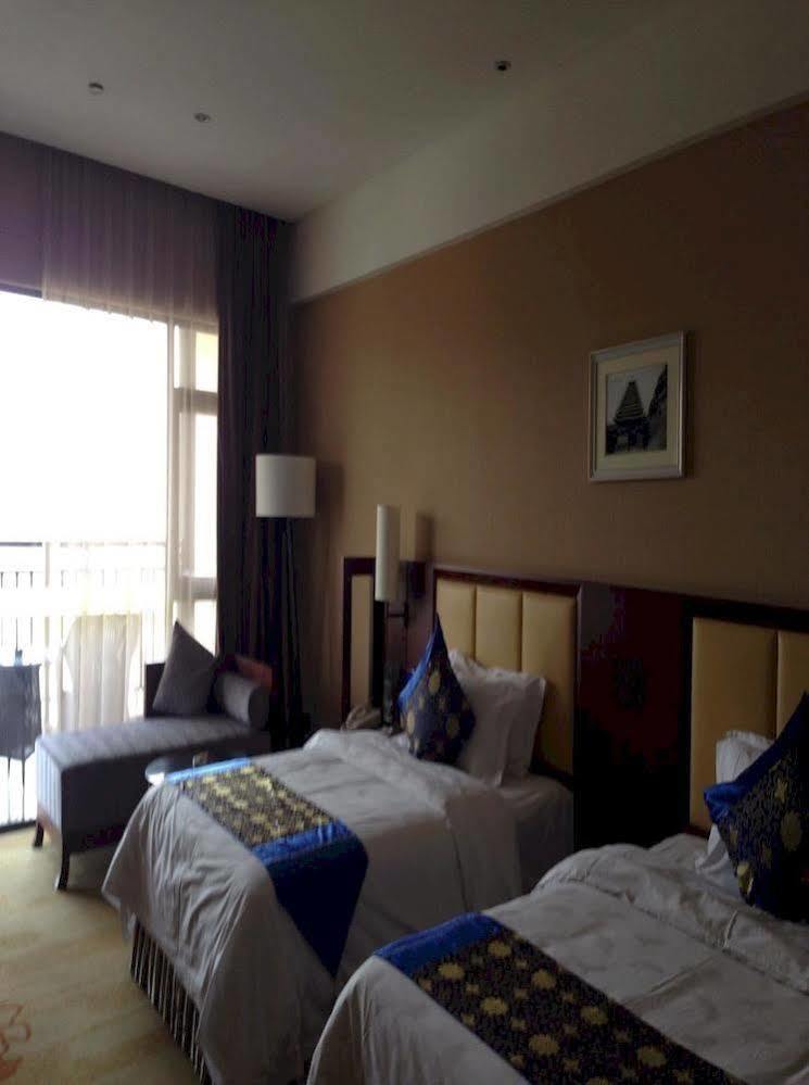 Liuzhou Sanjiangxian Dongxiangguo Hotel Bagian luar foto