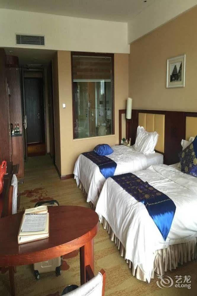 Liuzhou Sanjiangxian Dongxiangguo Hotel Bagian luar foto