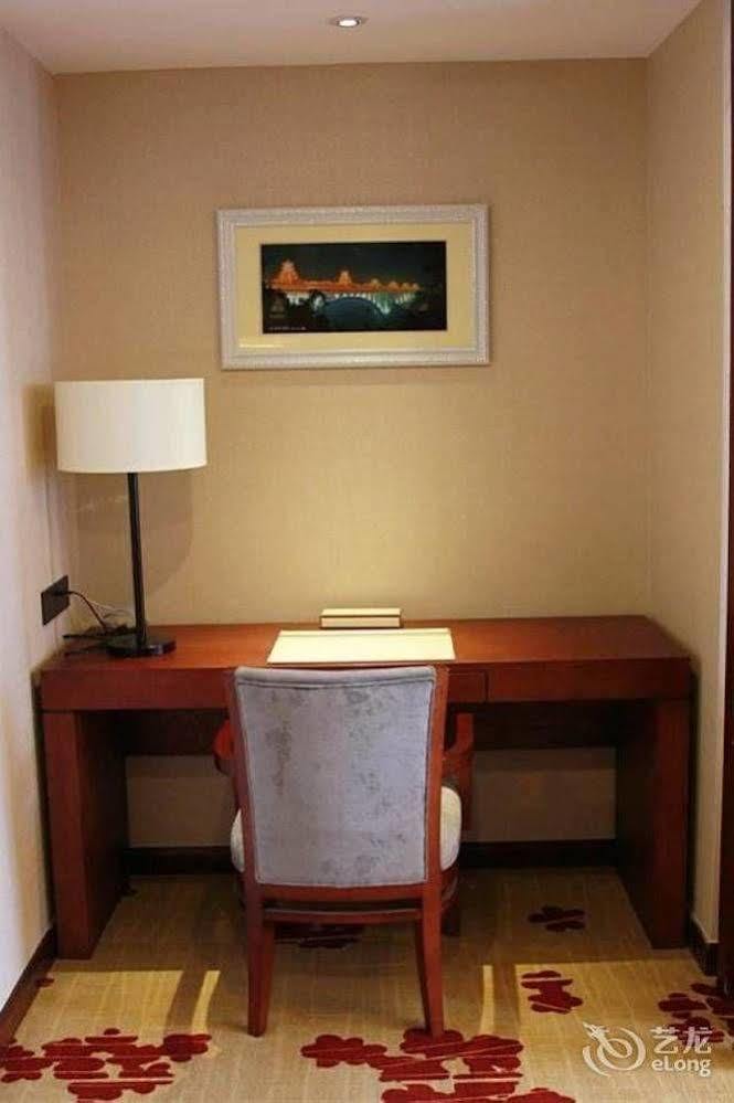 Liuzhou Sanjiangxian Dongxiangguo Hotel Bagian luar foto